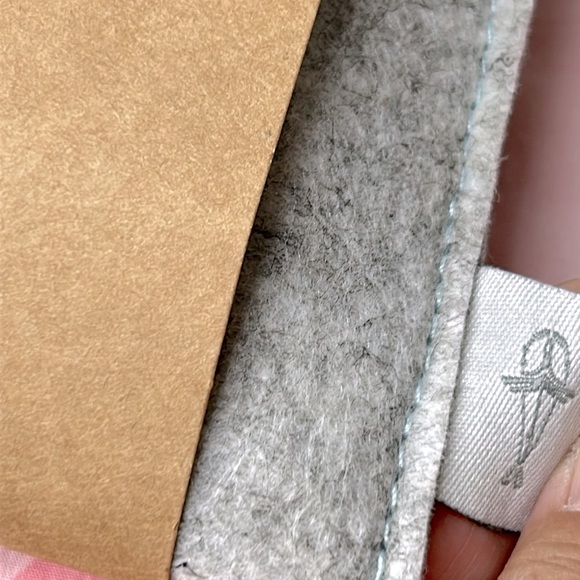 🖤NEW💕Hawaiian Airlines Kealopiko First Class Amenity Kit - Picture 4 of 8